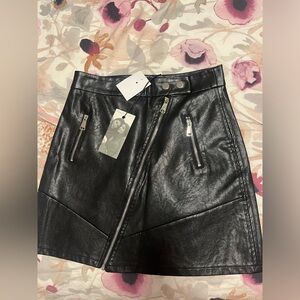 New black skirt